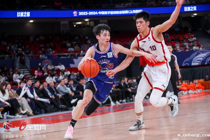 伟德移动客户端官网 | 上海轻取江苏迎五连胜